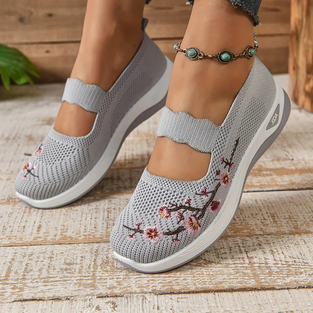 CloudPlus™ – Breathable and Ultimate Comfortable Orthopaedic Sneakers for Women - [LIMITED STOCK]