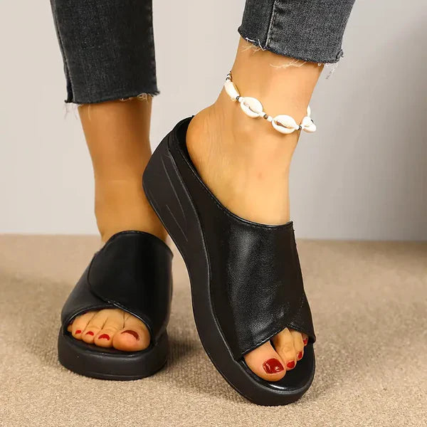 Oxel – Women’s Mule NoirLift™ – Elegant Comfort