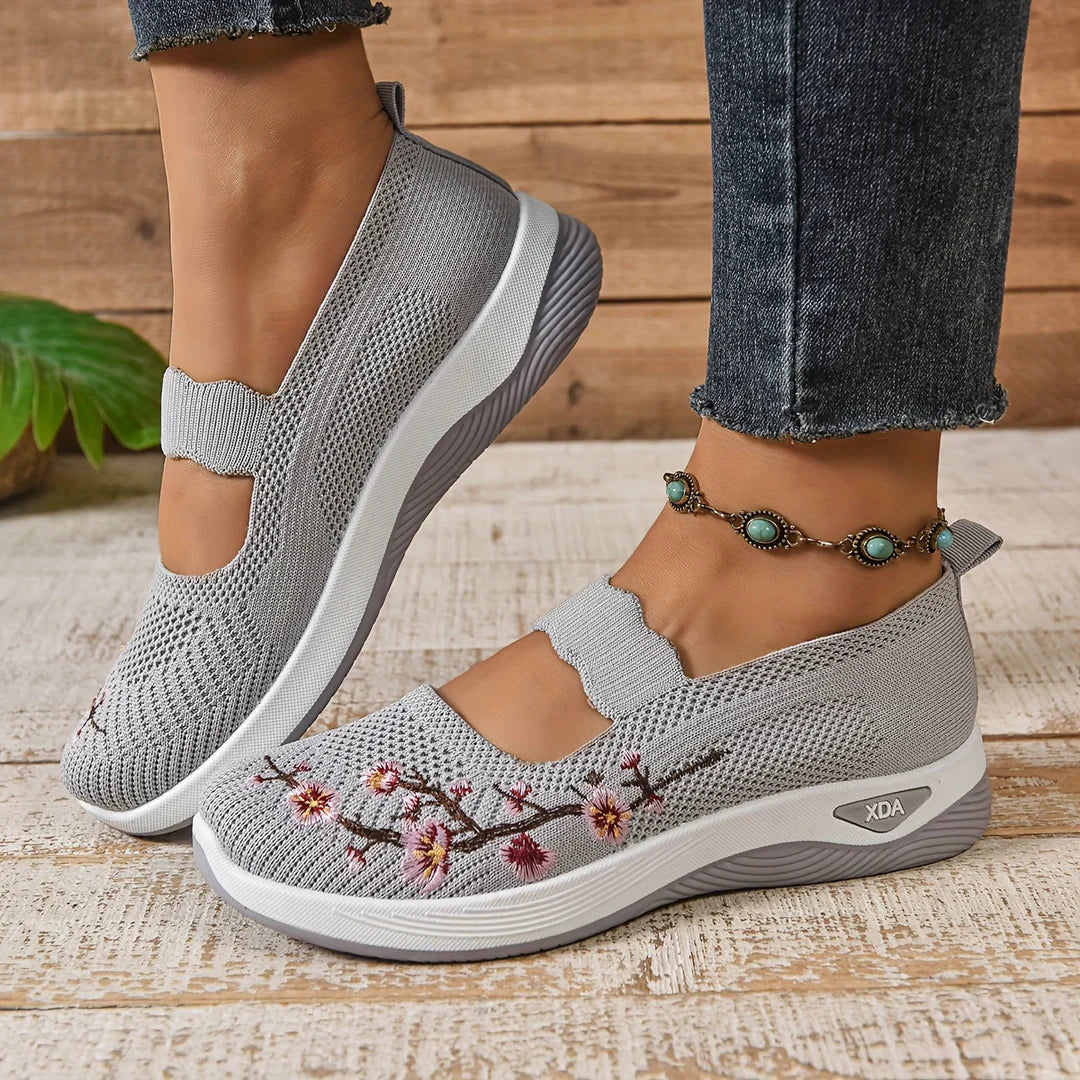 CloudPlus™ – Breathable and Ultimate Comfortable Orthopaedic Sneakers for Women - LIMITED STOCK