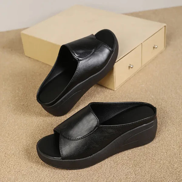 Oxel – Women’s Mule NoirLift™ – Elegant Comfort